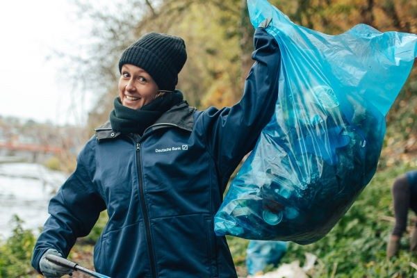 Deutsche Bank soutient activement ‘River Cleanup’ et renforce son impact local